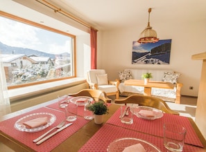 dining area (2)