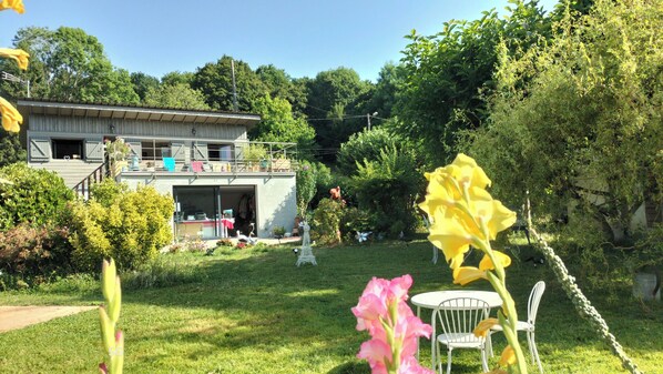 屋外ダイニングエリア