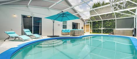 Kissimmee Vacation Rental | 4BR | 3BA | 1,975 Sq Ft | Small Step to Enter