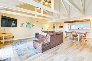 Living Room | Central A/C | Free WiFi