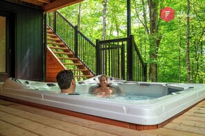 Bain à remous extérieur
