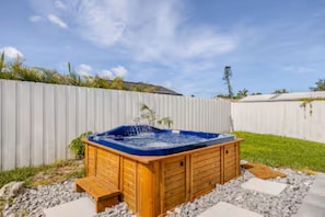 Hot tub with jets and fountain