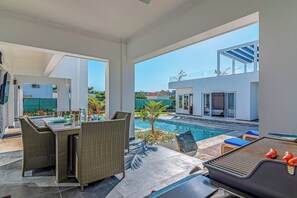 Outdoor eating space