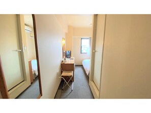 Semi-double room, non-smoking