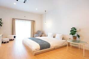 1st floor living room 1 bed