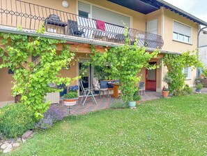 Außenseite Ferienhaus [Sommer]
