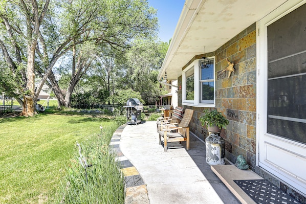 Carbondale Vacation Rental | 1BR | 1BA | 850 Sq Ft | Stairs Required