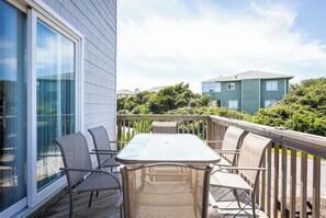 Mid Level Deck Views