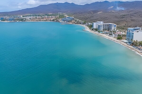 On site,Off site,Natural landscape,Beach,Nearby landmark,Location,Landmark view,Bird's eye view