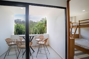 On site,Seating area,Coffee / tea facilities,Area and facilities,Balcony / Terrace,Patio,Living Room,Location