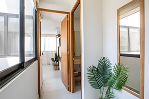 On site,Off site,Decorative detail,Location,View(from property / room)