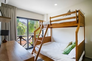 On site,Seating area,Area and facilities,Bed,Decorative detail,Photo of the whole room,Location,View(from property / room)
