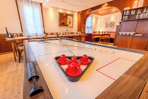Spielezimmer