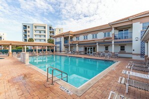 Oceanwalk pool