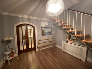 Living Room / Lounge