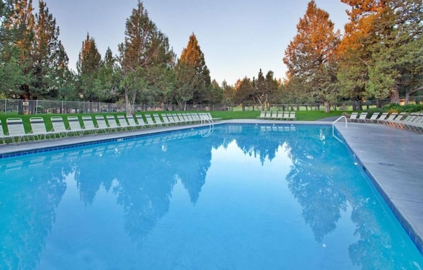 Eagle Crest Resort - Outdoor Pool