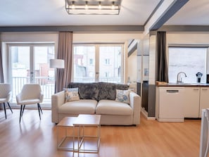 Meubles, Design Intérieur, Sol, Canapé, Sol, Plafond, Bois, PiÚce, Appartement, Salon