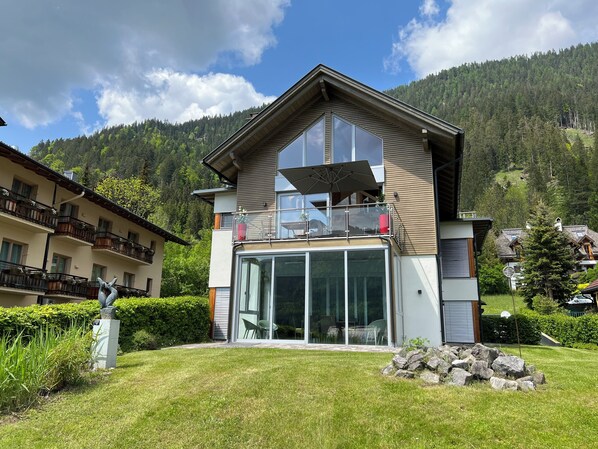 Blick auf die FerienSuite HEXE im EG