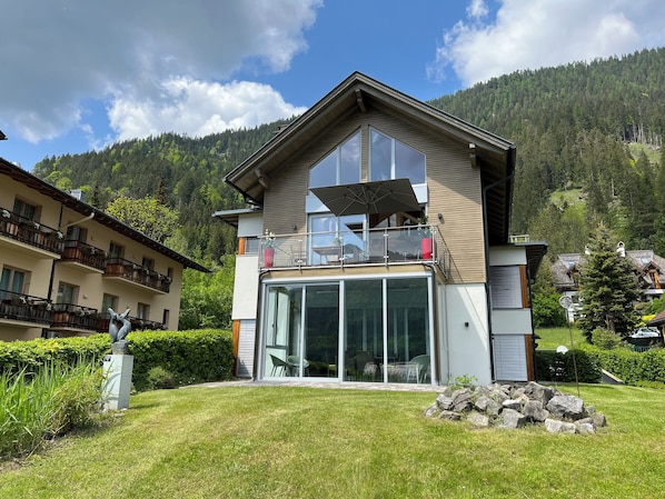 Blick auf die FerienSuite HEXE im EG