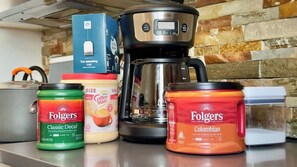 Kaffee und/oder Kaffeemaschine