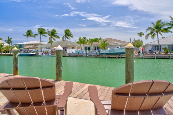 Escape and relax by the dock