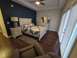 Master suite. Queen bed. Balcony access. Stunning lake views!