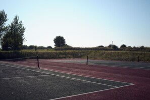 tennis courts in site
