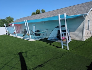 Backyard/Patio SE