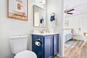 Queen Bathroom