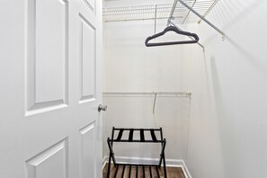 Queen Closet