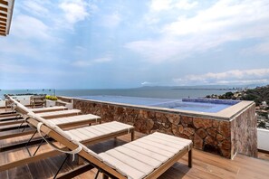 Condo - Image 1