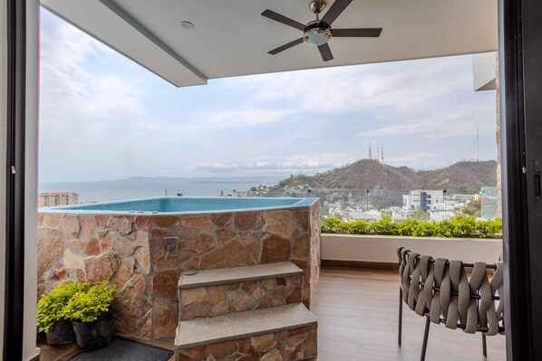 Condo - Image 2