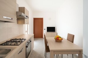 Autumn, Dining Room, Kitchen, Spring, Summer