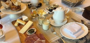 Breakfast meal