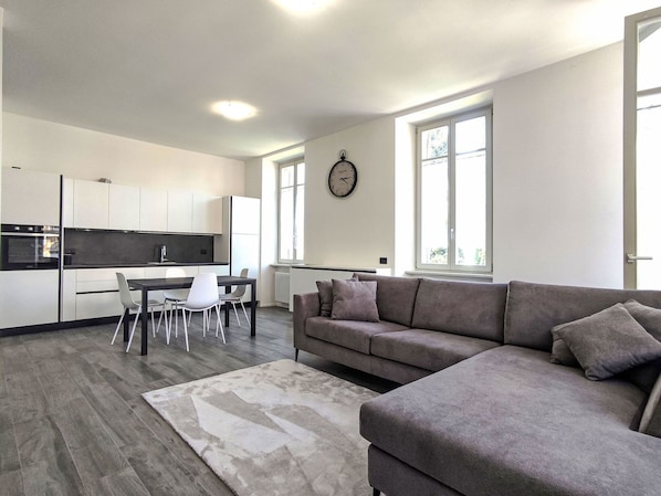 Sol, Design Intérieur, Sol, Meubles, Plafond, Canapé, PiÚce, Appartement, Parquet, Salon