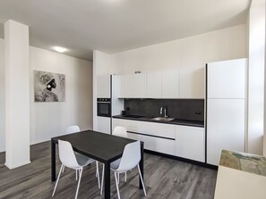 Design Intérieur, Sol, Meubles, Cuisine, Bois, Sol, Plafond, Comptoir, PiÚce, Appartement