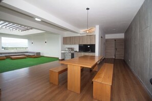 屋外ダイニングエリア