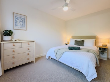 Cozy on Herdsman | 10 Mins to City & Beach rental in Wembley