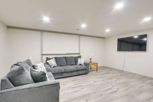 Wichita Vacation Rental | 5BR | 3.5BA | 2 Steps Required | 2,520 Sq Ft