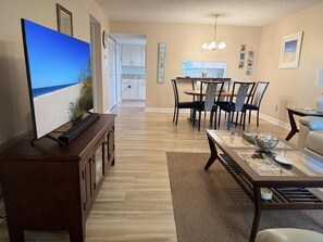 Poolside 2BR – Boca to Manasota in Minutes (3343)