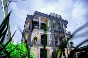 Image 4