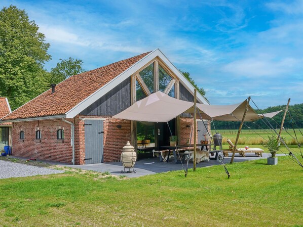 Außenseite Ferienhaus [Sommer]