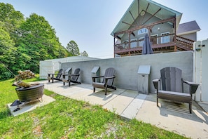 Plenty of Outdoor Seating
