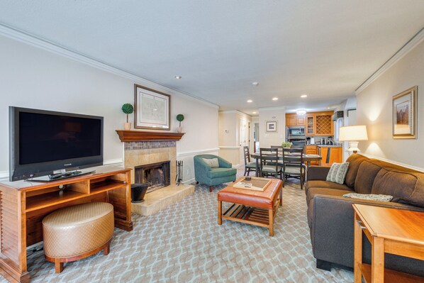 Williamsburg Vacation Rental | 3BR | 3BA | 1,560 Sq Ft | Stairs Required