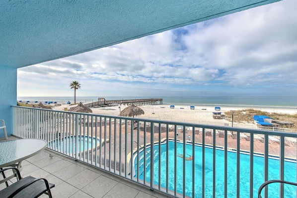JC Resorts - Vacation Rental - Sand Dollar 110-Indian Shores - Hot Tub, Pool and Beach View from Balcony