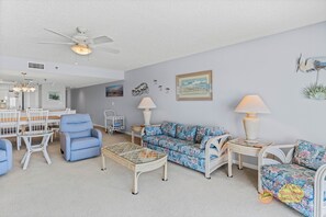 JC Resorts - Vacation Rental - Sand Dollar 306 - Indian Shores - Living Room 3