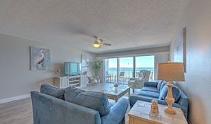 JC Resorts - Vacation Rental - Sand Dollar 509 - Indian Shores – Living Room 2