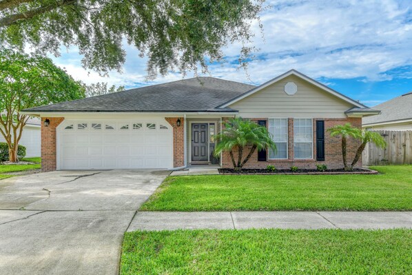 7596 Fawm Lake Dr.