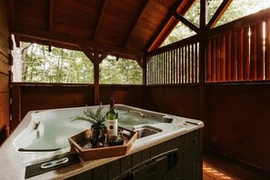 Indoor spa tub
