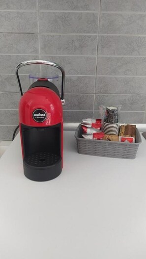 Kaffee und/oder Kaffeemaschine